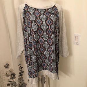 Tops - 3/4 sleeve top Tops - 3/4 sleeve top